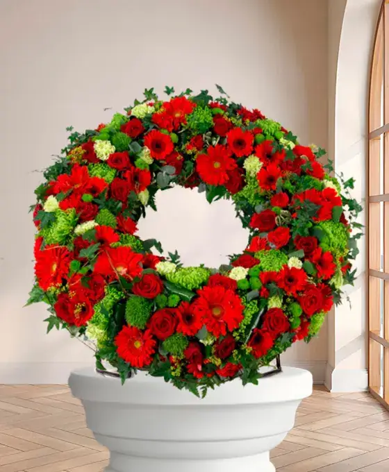 Couronne funéraire blanche et verte, lys et gerberas, atelier lillois